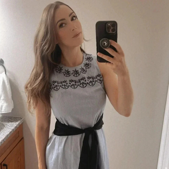 Striped embroidered dress - Picture 6 of 12